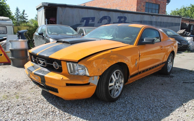 Ford Mustang cena 26900 przebieg: 174871, rok produkcji 2007 z Brwinów małe 46